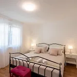 Ferienhaus Pet Friendly In Bregi With House Sea View *