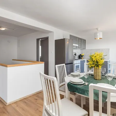 Holiday home Cozy In Bregi With Wifi Breza