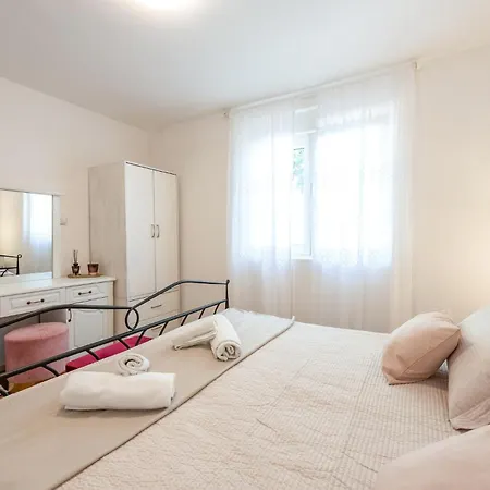 Pet Friendly In Bregi With House Sea View *