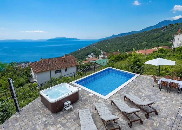 Cozy In Bregi With Wifi Holiday home