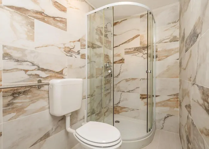 Cozy In Bregi With Wifi Holiday home