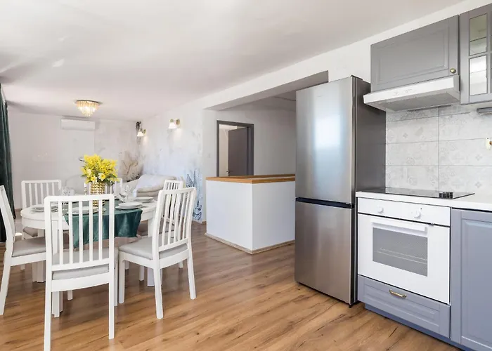 Cozy In Bregi With Wifi